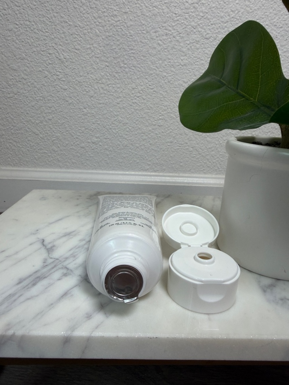 Rodan + Fields REDEFINE Daily Clay Cleanser - Picture 4 of 4